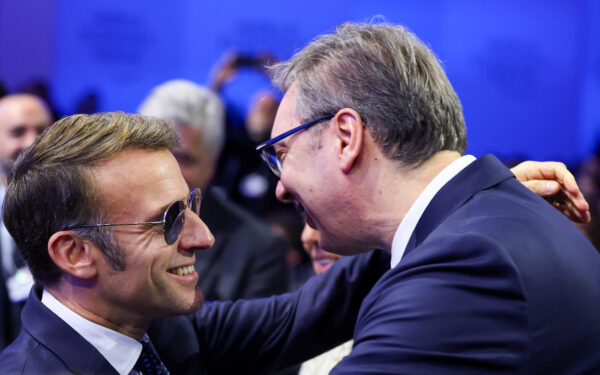 Predsednik Francuske Emanuel Makron i predsednik Srbije Aleksandar Vučić sastaju se na 56. godišnjem sastanku Svetskog ekonomskog foruma (WEF) u Davosu, Švajcarska, 20. januara 2026. godine.
