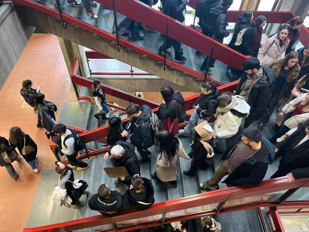Studenti na Filozofskom fakultetu u Novom Sadu