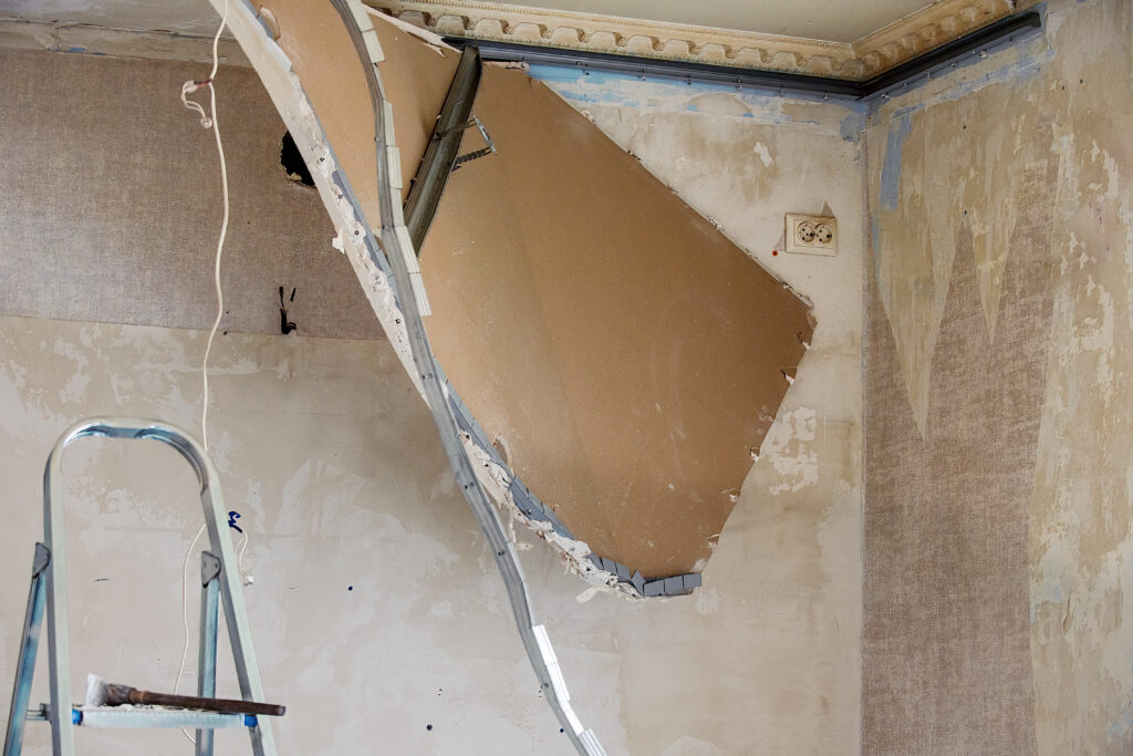 repair work in the house, reconstruction of the ceiling and walls in the house