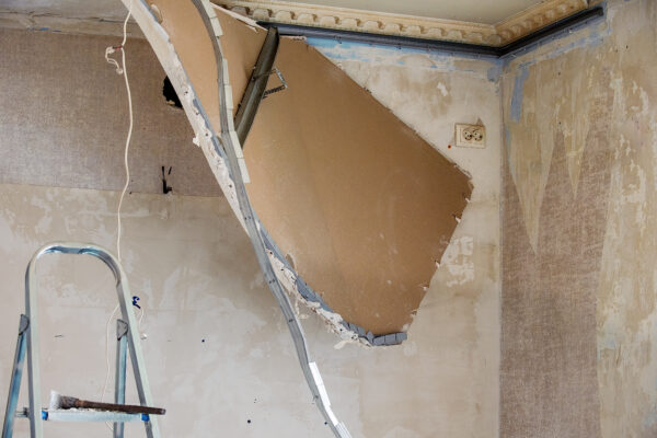 repair work in the house, reconstruction of the ceiling and walls in the house