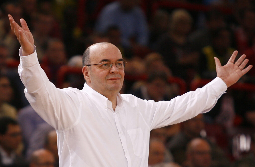 Partizan Belgrade’s coach Vujosevic reacts during his team’s Euroleague Basketball Final Four semifinal game against Olympiacos Piraeus in Paris