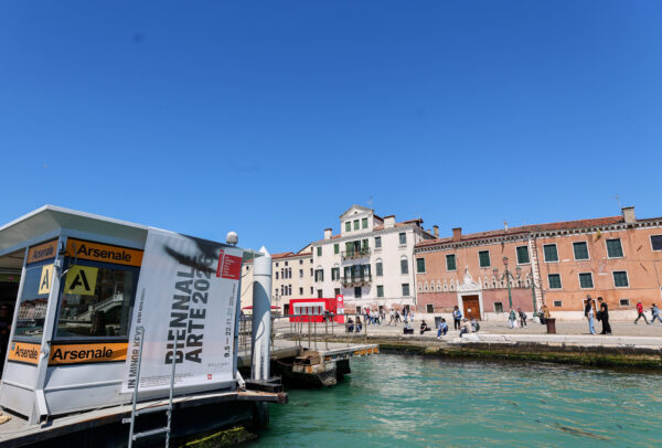 La Biennale di Venezia – 61. Internationale Kunstausstellung IN MINOR KEYS , kuratiert von Koyo Kouoh in Venedig – Blick