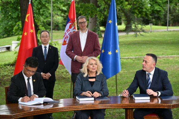 POTPISANI UGOVORI O IZGRADNJI PUTA VOZD KARADJORDJE