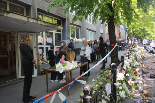 KNJIGA ZALOSTI U OSNOVNOJ SKOLI “VLADISLAV RIBNIKAR”