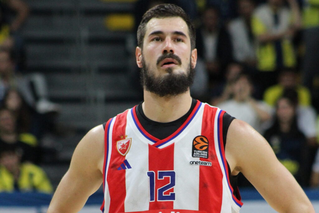 Nikola_Kalinić_(basketball)_12_KK_Crvena_zvezda_EuroLeague_20241015_(5)