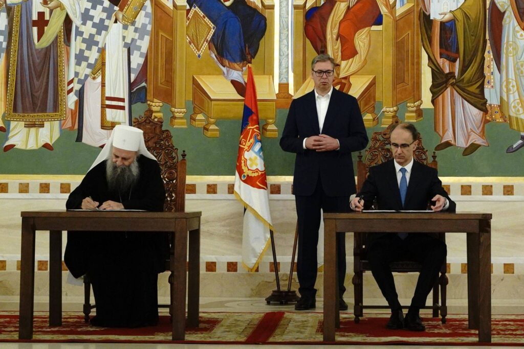POTPISIVANJE UGOVORA O ZAVRSNIM RADOVIMA NA HRAMU SVETOG SAVE