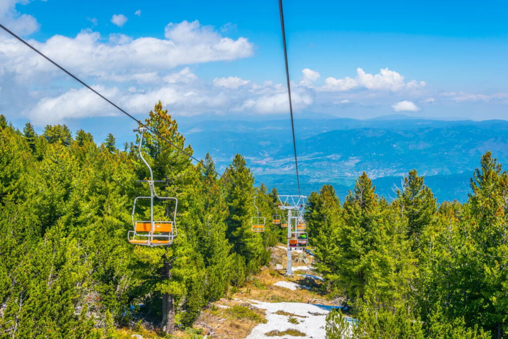 chairlift-leading-to-the-bezbog-lake-in-bulgaria-2026-03-26-00-12-30-utc
