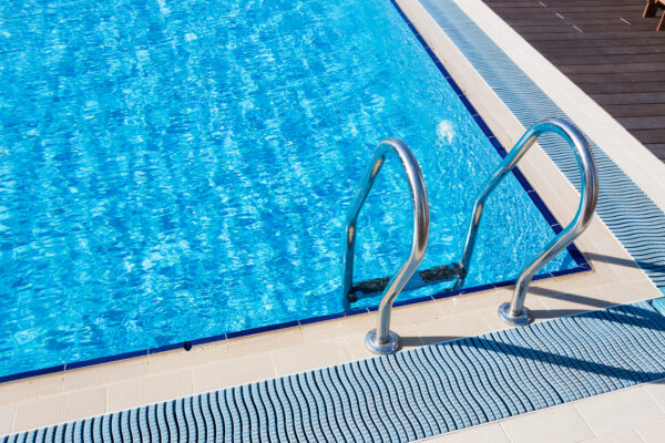steps in a water pool