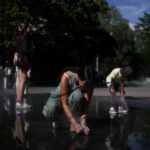 Heatwave hits Paris