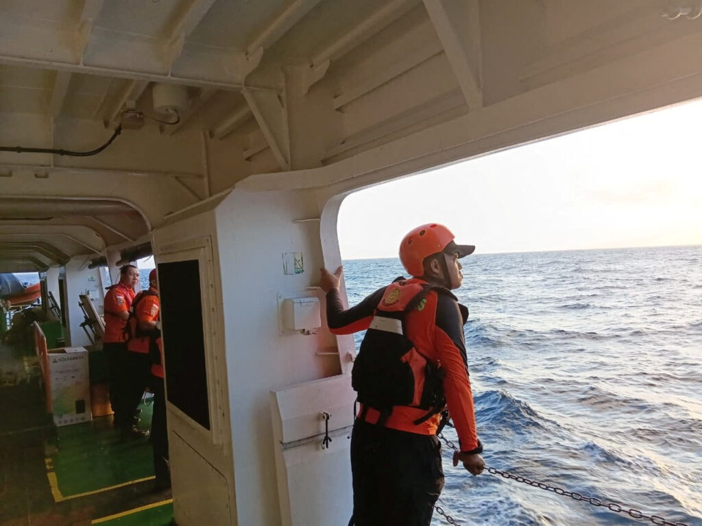 Rescuers search for missing people during an operation after a passenger boat KM Nurul Salsa sank off Selayar island in South Sulawesi