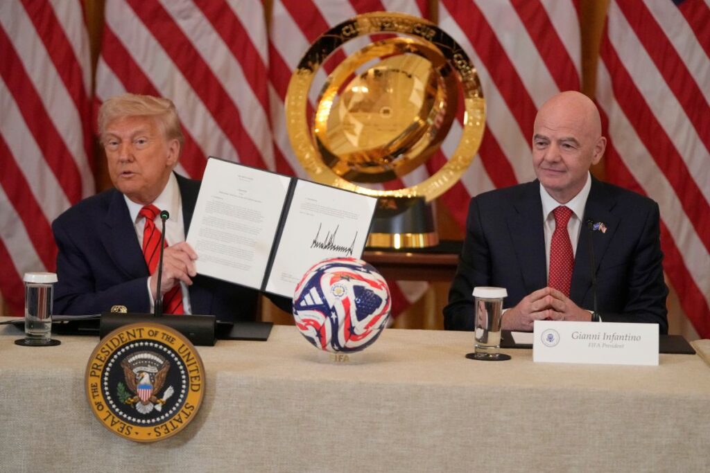 Donald-Tramp-i-Dani-Infantino
