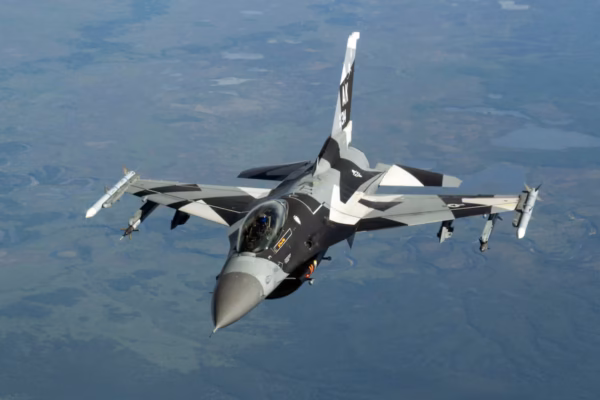 F 16