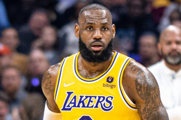 LeBron_James_(51959977144)_(cropped2)