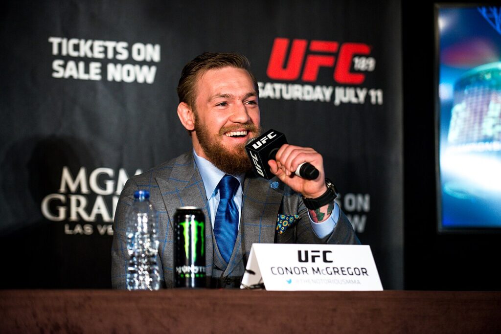 UFC_189_World_Tour_Aldo_vs._McGregor_London_2015_(18776759002)