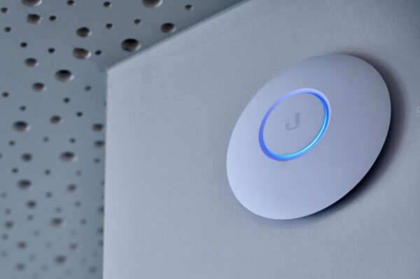 lhennen-access-point-5002809_1920