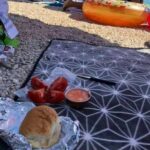 pašteta i paradajiz na plaži