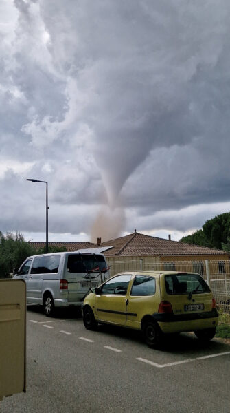 A large tornado moves through Verzeille