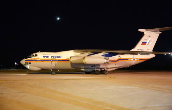 RUSKI AVION IL-76 ZA GASENJE POZARA SLETEO NA NISKI AERODROM