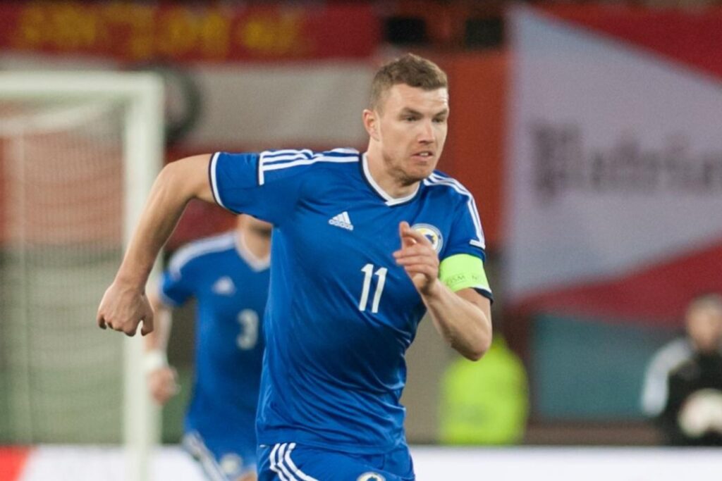 Edin_Džeko_(31-3-2015)