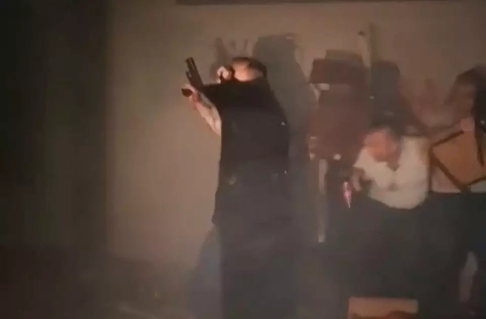 kobre pistolj