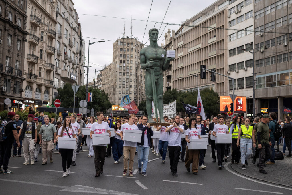 Students submit the “Students Win” list to the Republic Election Commision in Belgrade