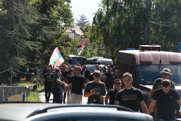 POVORKA ZA KOVCEGOM SA TELOM RATKA MLADICA DO GROBLJA